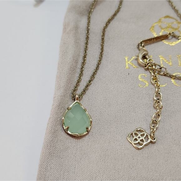 Kendra Scott "Signature" Kiri Gold plated Chalcedony Glass Pendant Necklace - Picture 2 of 6